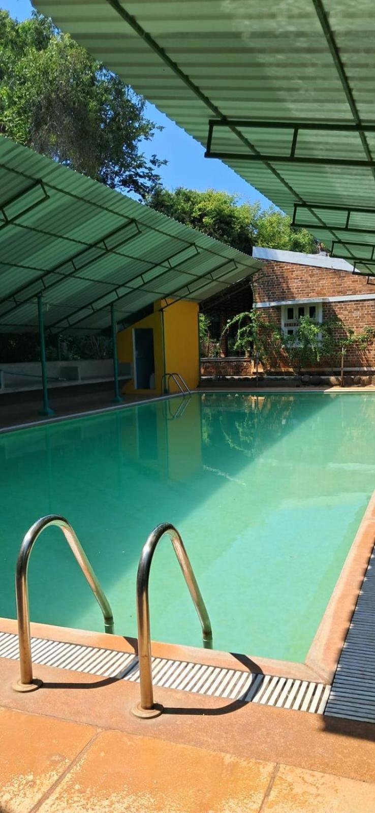 Inn Pondiville Forest Retreat Pondicherry Exteriör bild