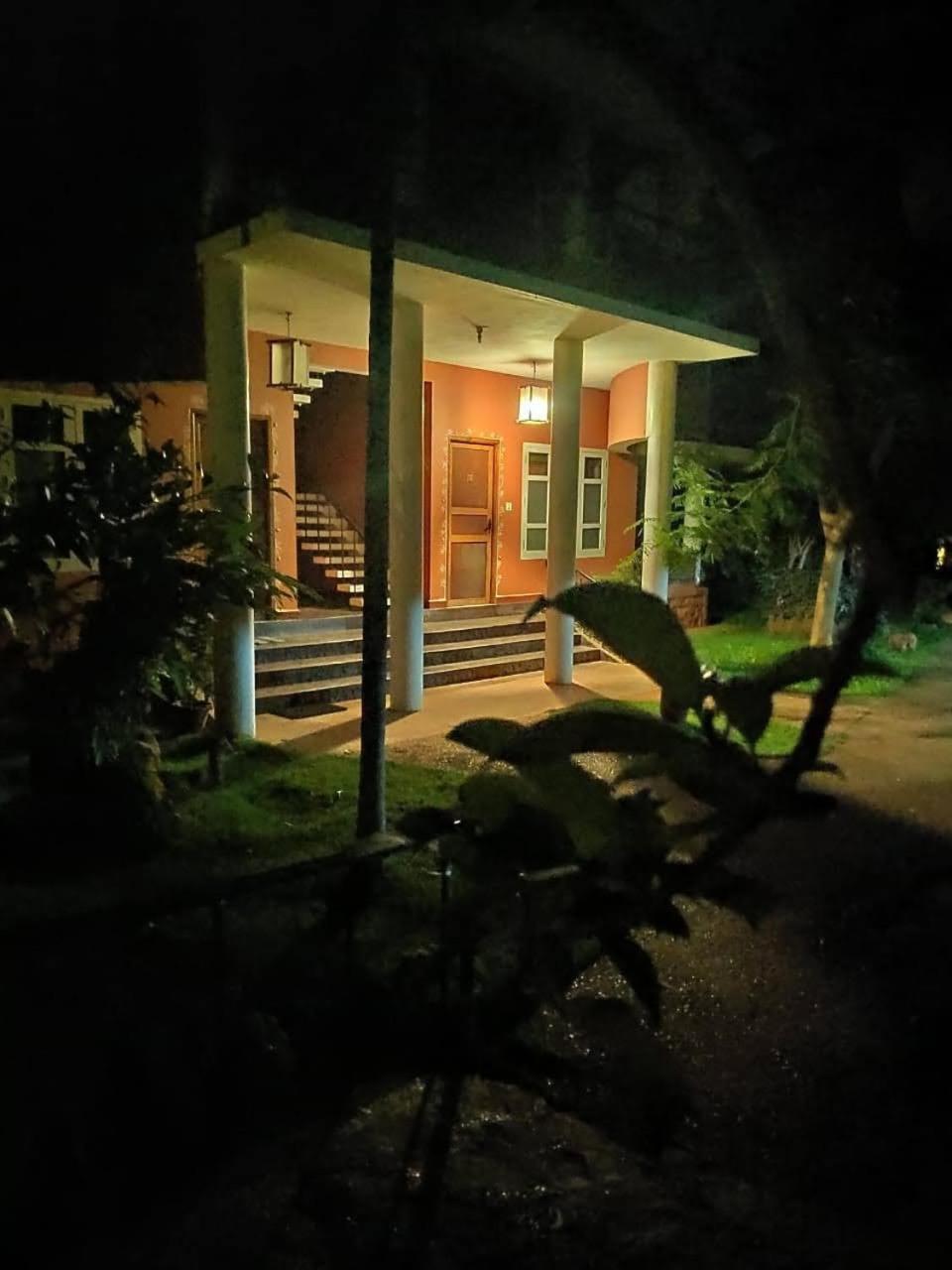 Inn Pondiville Forest Retreat Pondicherry Exteriör bild