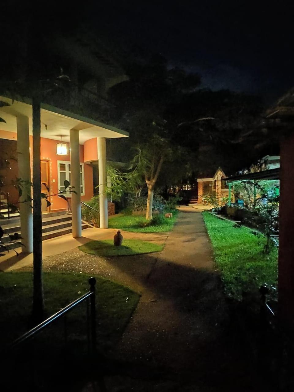 Inn Pondiville Forest Retreat Pondicherry Exteriör bild