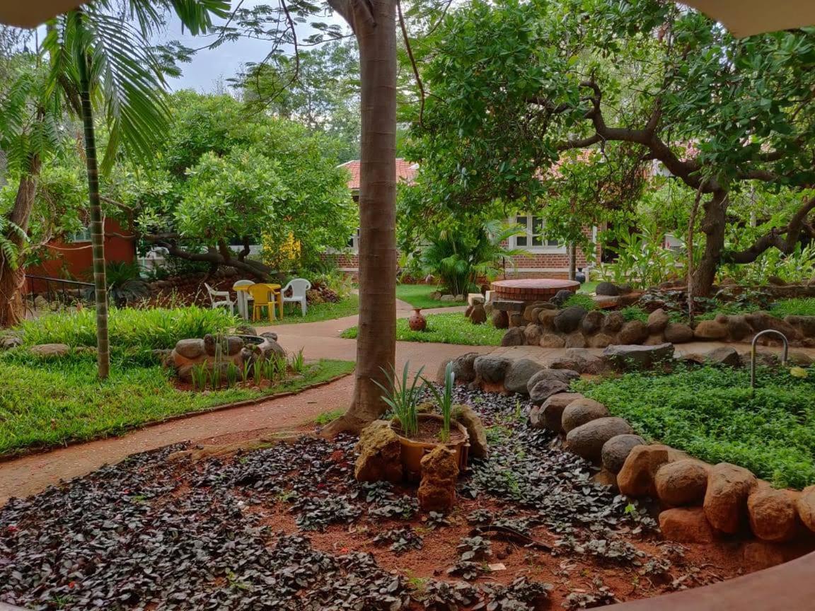 Inn Pondiville Forest Retreat Pondicherry Exteriör bild