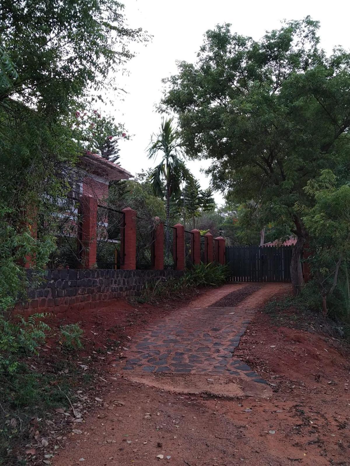 Inn Pondiville Forest Retreat Pondicherry Exteriör bild