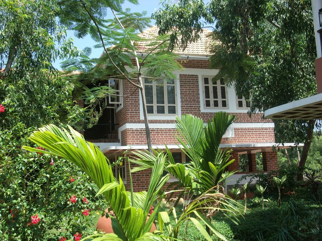 Inn Pondiville Forest Retreat Pondicherry Exteriör bild