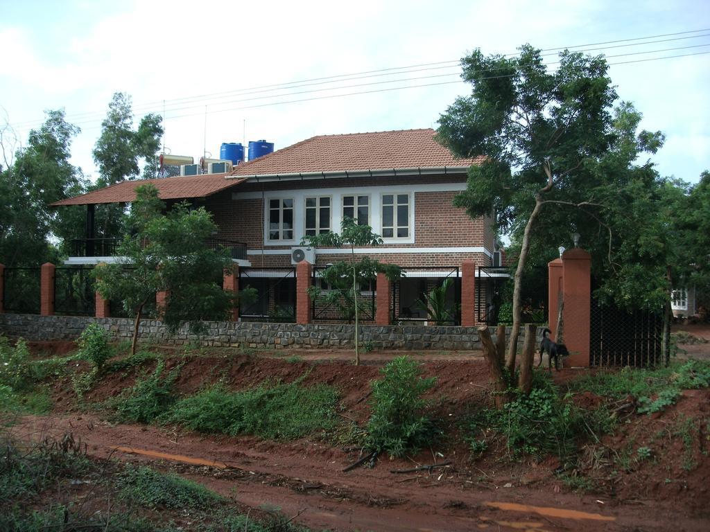 Inn Pondiville Forest Retreat Pondicherry Exteriör bild